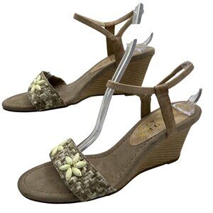 New York Transit Womens 9M Beige Woven Sandals Beaded Floral Wedge Open Toe Boho